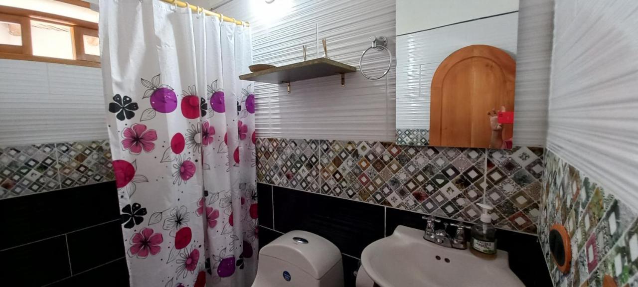Hotel Casa Linda Гуатапе Экстерьер фото